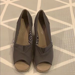 Toms Grey Wedges